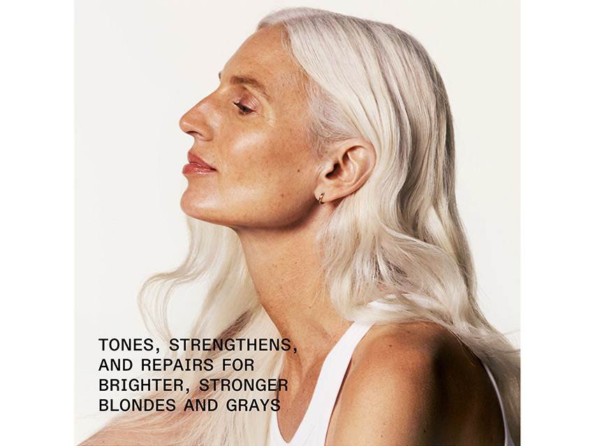 OLAPLEX No. 4P Blonde Enhancer Toning Shampoo