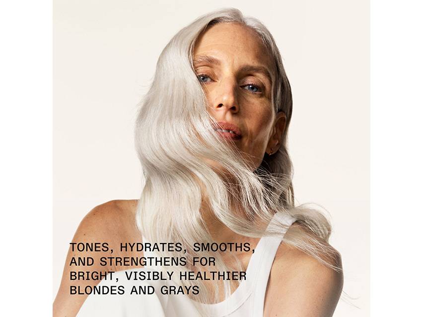 OLAPLEX No. 4P Blonde Enhancer Toning Shampoo